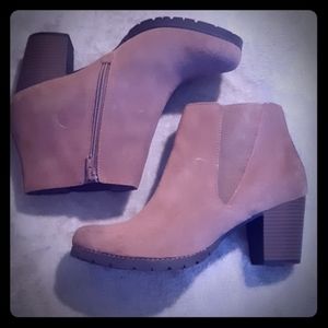 Clarks Bendables Ankle Bootie